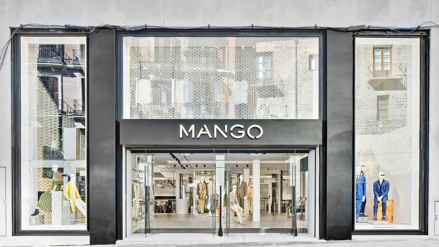 Exterior de una tienda de Mango, la compañía barcelonesa fundada por Isak Andic