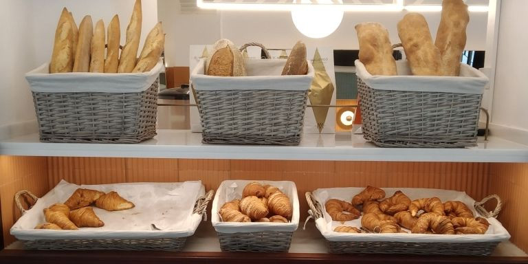 Pan y 'croissants' de la pastelería Brunells / JORDI SUBIRANA