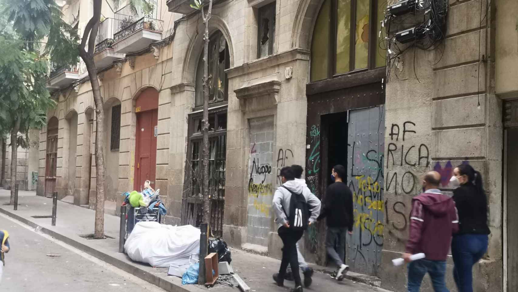 La entrada de la 'narcofinca' de la calle Príncep de Viana / G.A