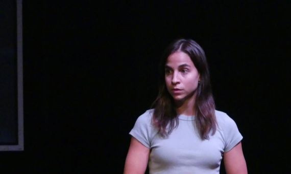 La actriz Roser Vilajosana en una escena de 'La Gaviota' / TEATRO ABADÍA