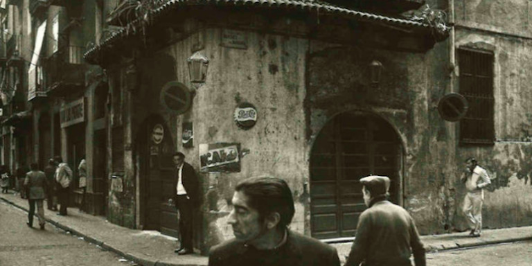 Foto de la exposición 'Bar de la señora olvido' de Rafael Bernis / VIRREINA CENTRE DE LA IMATGE