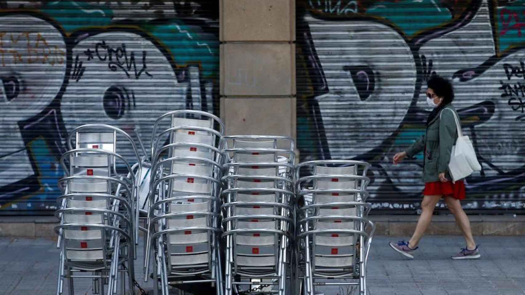 Aspecto de un restaurante cerrado de la Rambla de Catalunya / EFE - QUIQUE GARCÍA