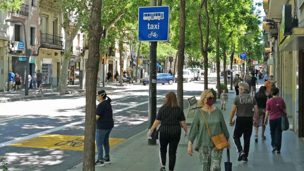 La calle de Sants, en una imagen de archivo / TWITTER