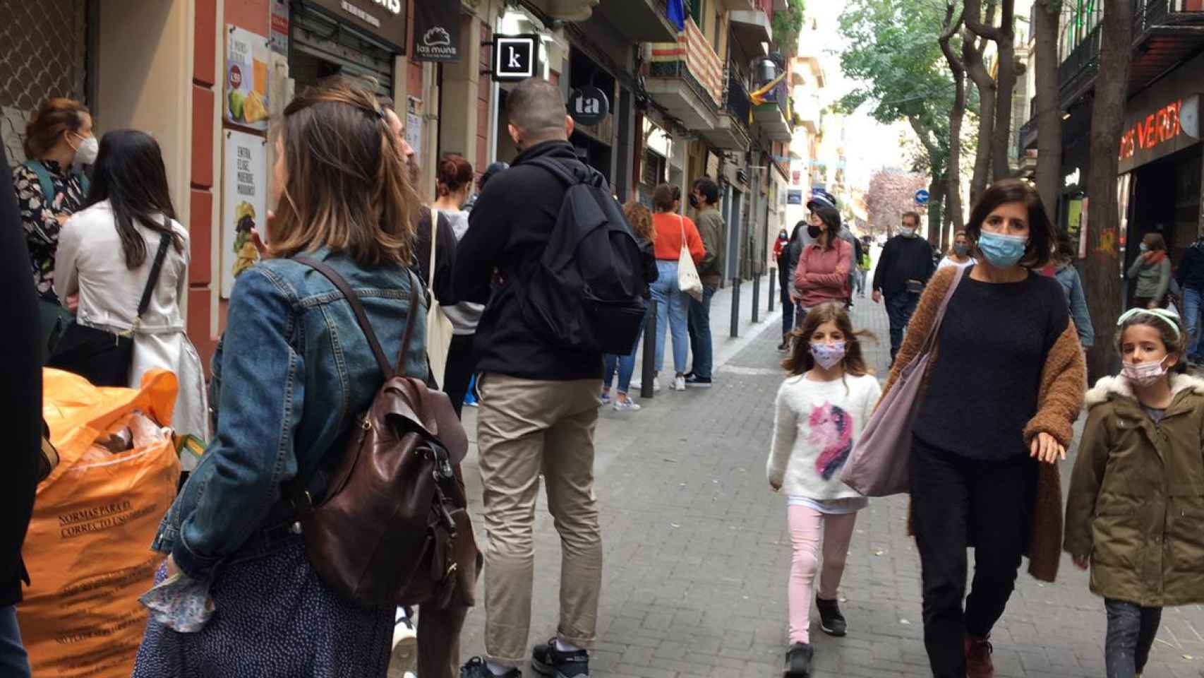 Ambiente este domingo en la calle de Verdi en Gràcia / METRÓPOLI ABIERTA