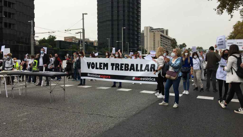 Manifestación de esteticistas en las avenida Diagonal / RP