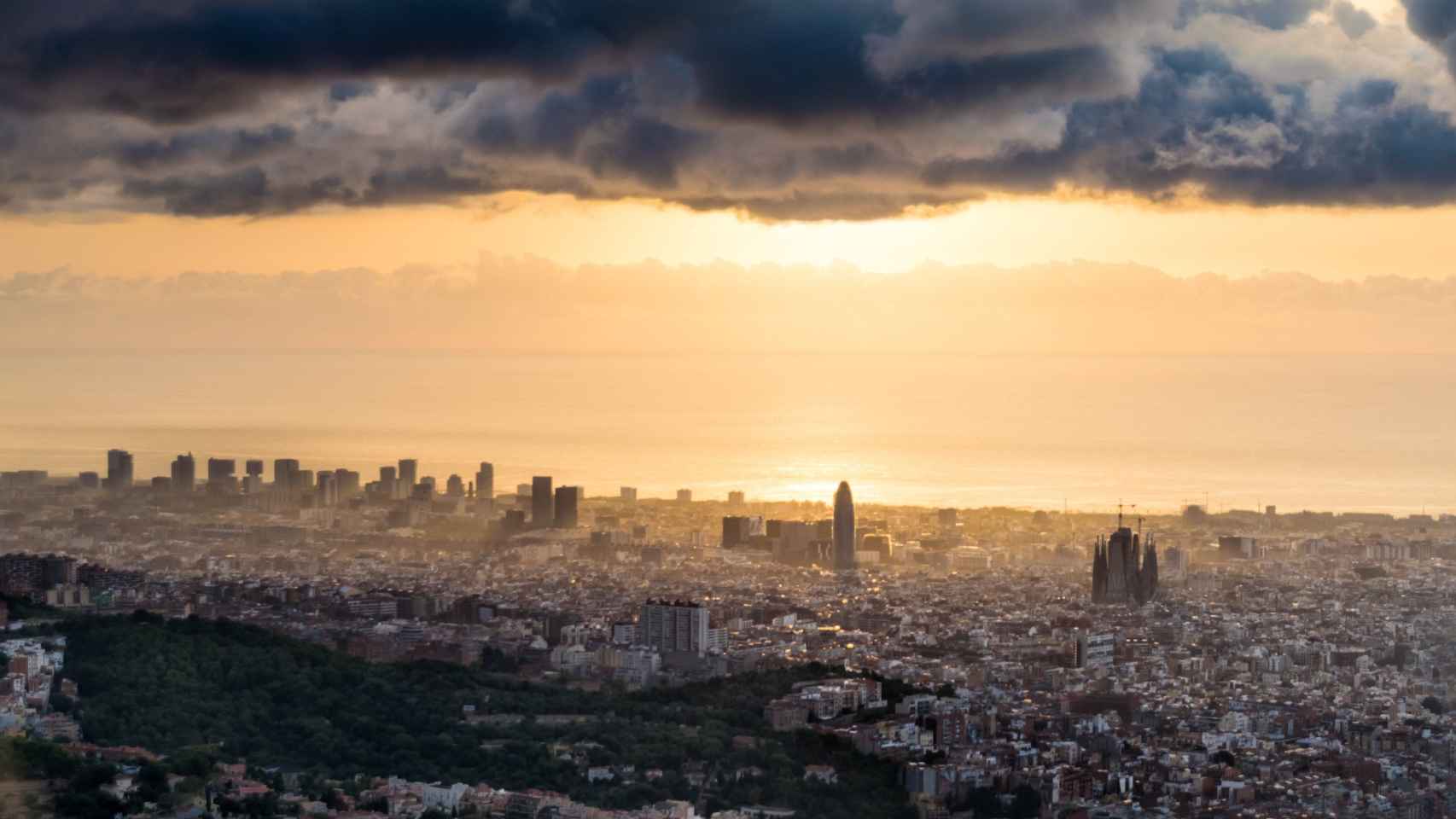 Panorámica de Barcelona realizada desde el Observatori Fabra / ALFONS PUERTAS - @alfons_pc