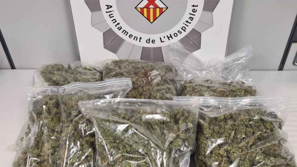 Un detenido en el Hospitalet por tráfico de drogas / GUARDIA URBANA HOSPITALET