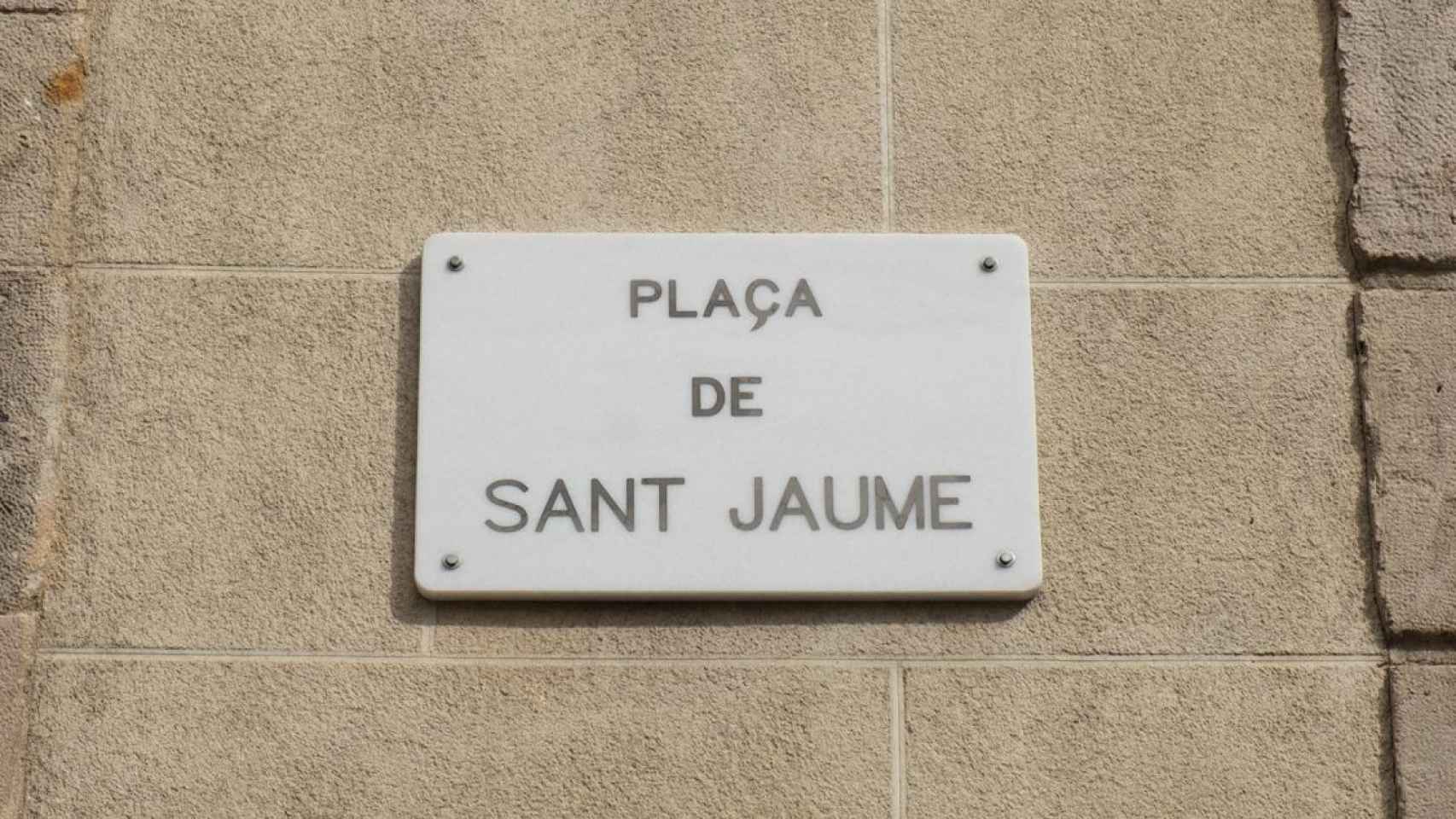 Detalle de la plaza Sant Jaume / PABLO MIRANZO