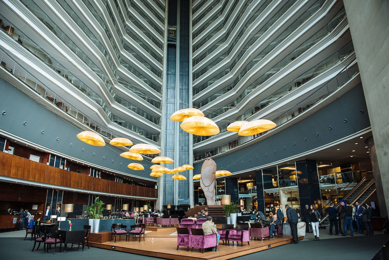 Interior del hotel Fairmont Rey Juan Carlos I / International Railway Summit