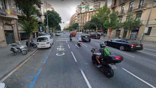 Calle Aragó, donde se encuentra el comercio asaltado