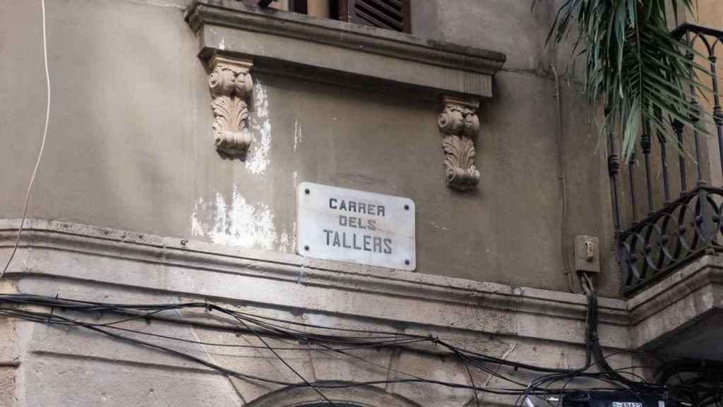 Letrero de la calle Tallers en barrio del Raval de Barcelona / PABLO MIRANZO