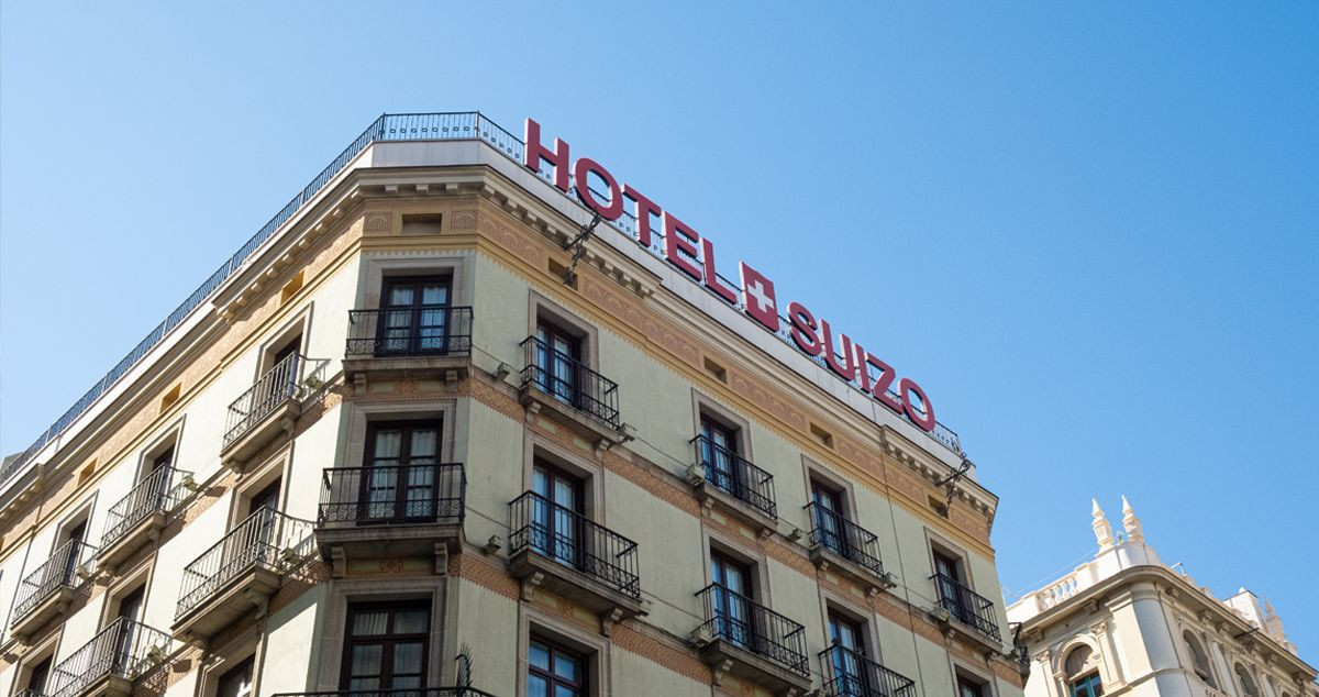El Hotel Suizo situado en la Plaça de l'Àngel  / PABLO MIRANZO
