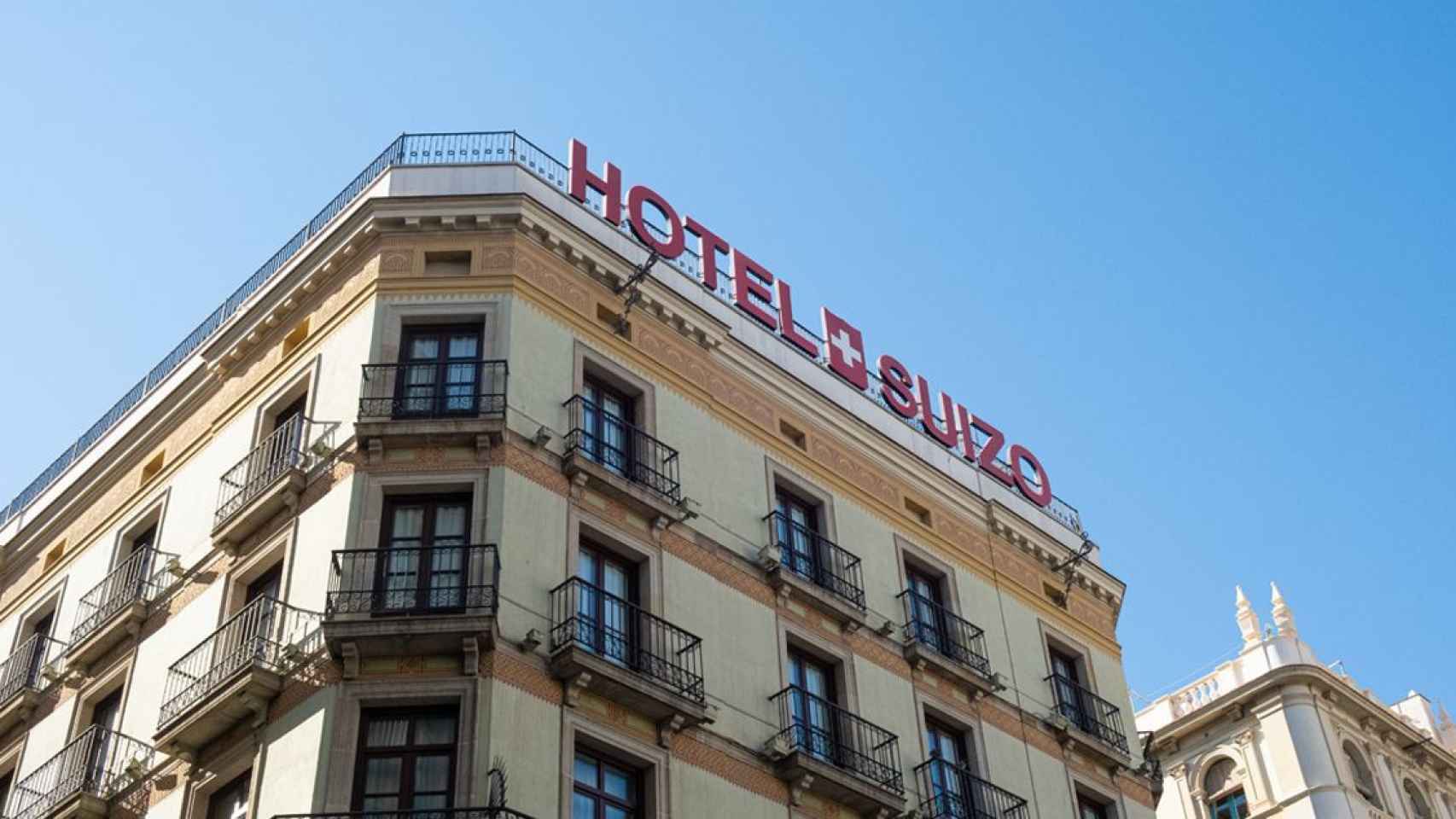 El Hotel Suizo situado en la Plaça de l'Àngel  / PABLO MIRANZO