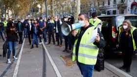 El lider de la asociación Elite Taxi, Tito Álvarez, durante la manifestación que los taxistas de Barcelona / EFE - Alejandro García