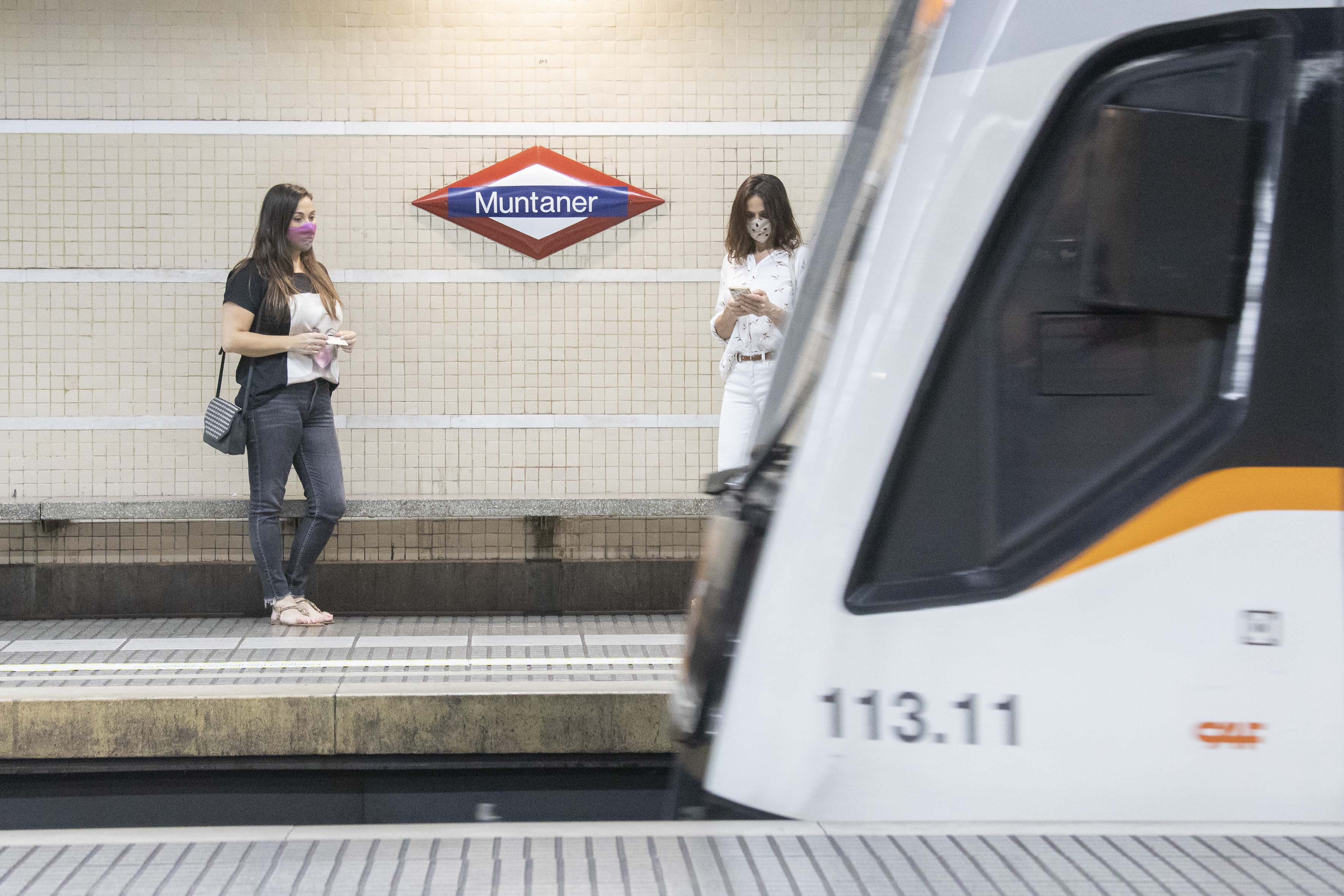 Un tren de Ferrocarrils de la Generalitat de Catalunya / FGC