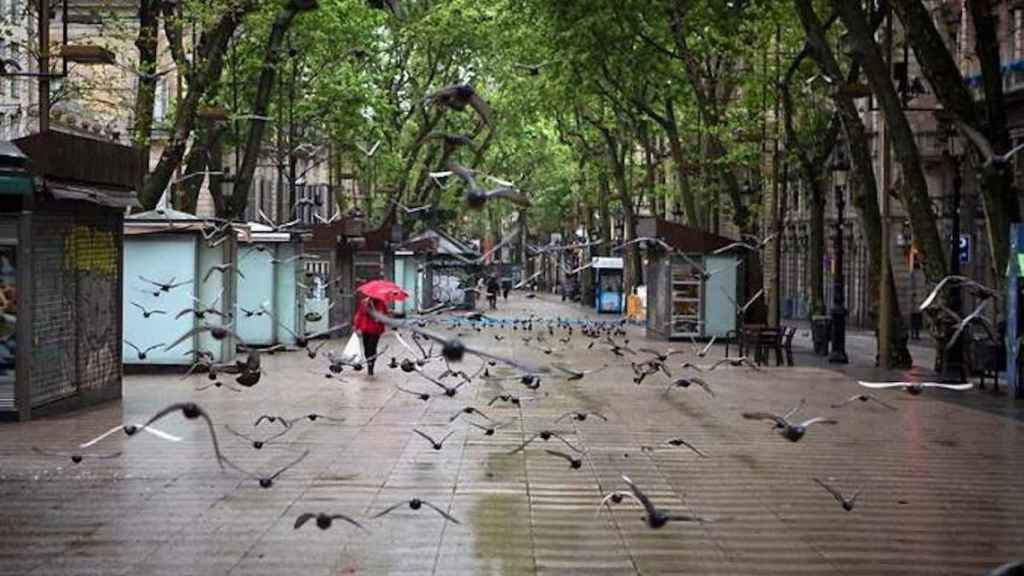 La Rambla, vacía, durante la pandemia / EFE