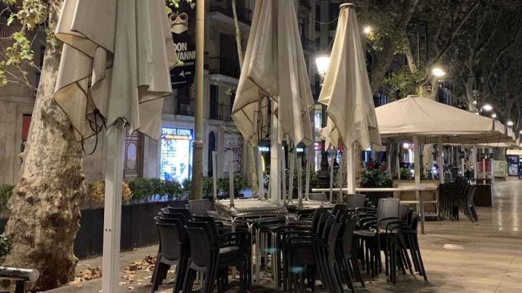 Una terraza cerrada de un establecimiento de restauración en Barcelona / VM - METRÓPOLI ABIERTA