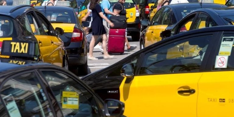 Movilización de taxistas en Barcelona / EFE