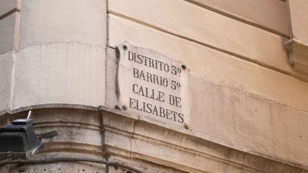 Letrero del Carrer d´Elisabets / PABLO MIRANZO