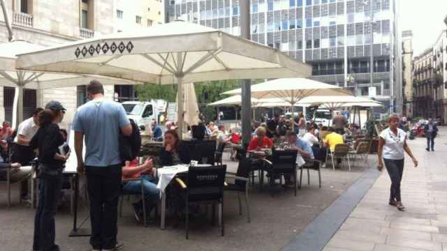 Barceloneses en una terraza de Barcelona antes de la pandemia