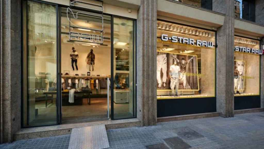 Exterior del comercio de G-Star ubicado en Paseo de Gràcia / PASEO DE GRACIA