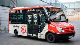 Un Bus de Barri de los que circulan por Barcelona, en una imagen de archivo / TMB