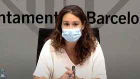 La teniente de alcalde de Derechos Sociales de Barcelona del Ayuntamiento de Barcelona, Laura Pérez, en una rueda de prensa / AJ BCN