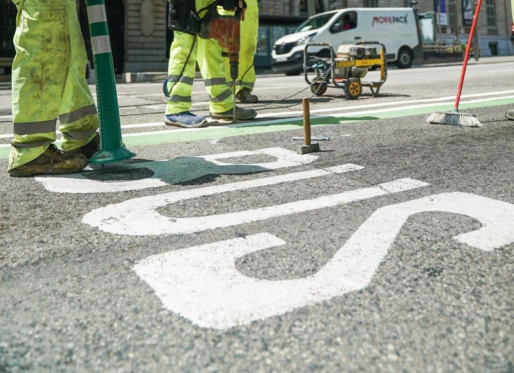 Implantación de un carril bus en Barcelona / AJ BCN