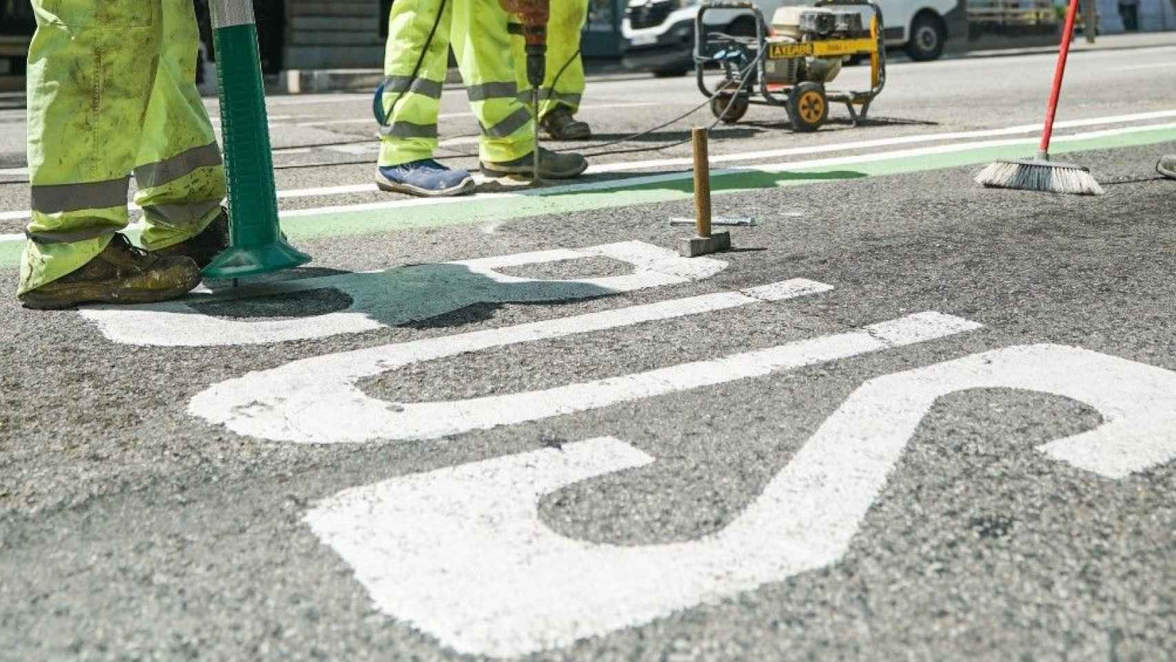 Implantación de un carril bus en Barcelona / AJ BCN