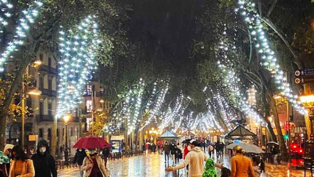 Lluvia cayendo sobre las Ramblas de Barcelona / INSTAGRAM