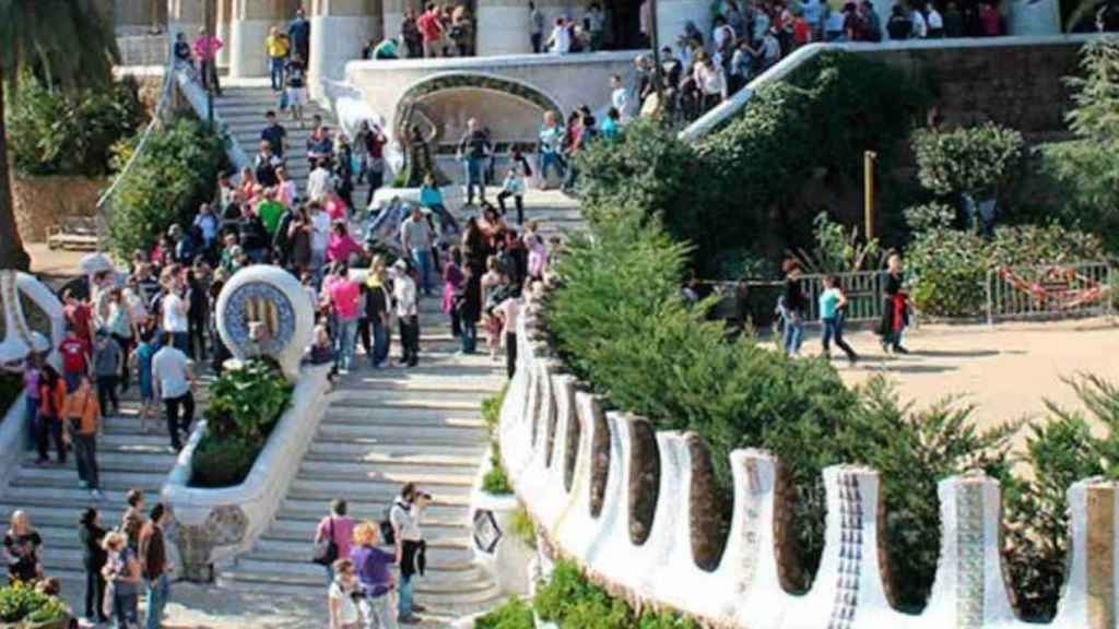 Visitantes en el Park Güell de Barcelona