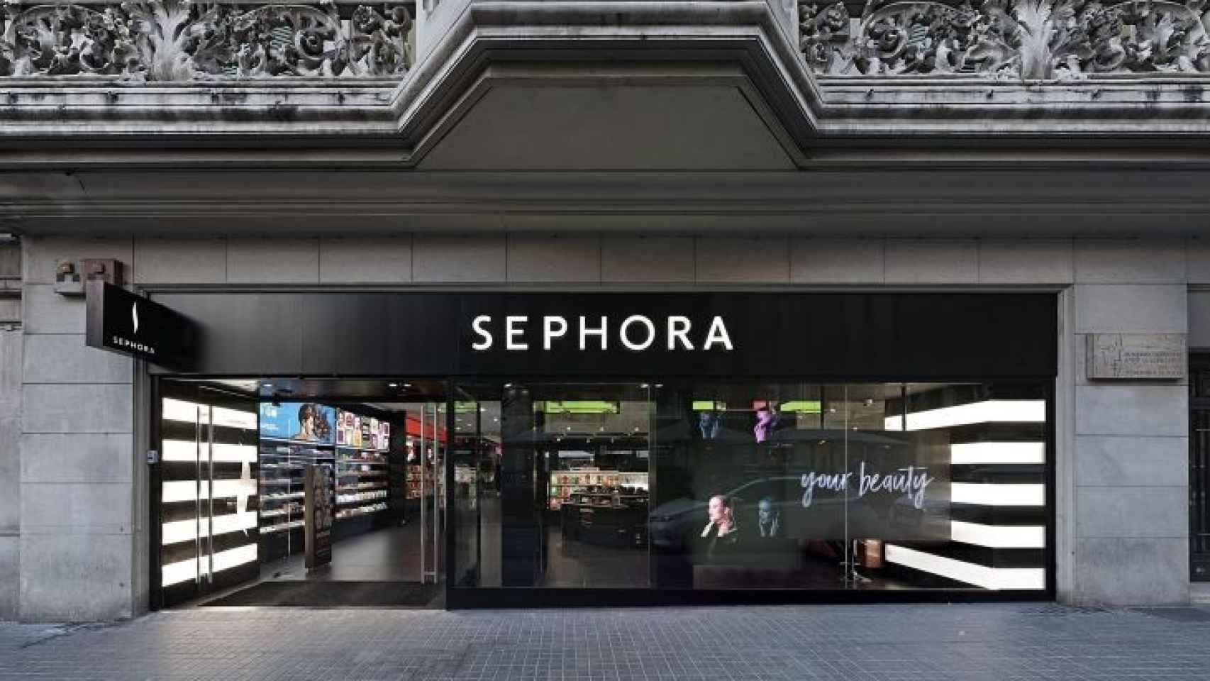 Exterior de la tienda Sephora situada en Rambla Catalunya / SEPHORA