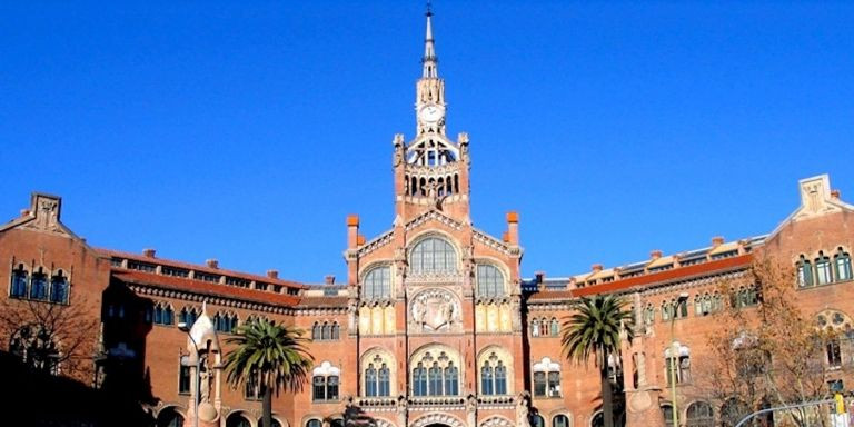 Eedificio histórico del Hospital de la Santa Creu i Sant Pau / CG