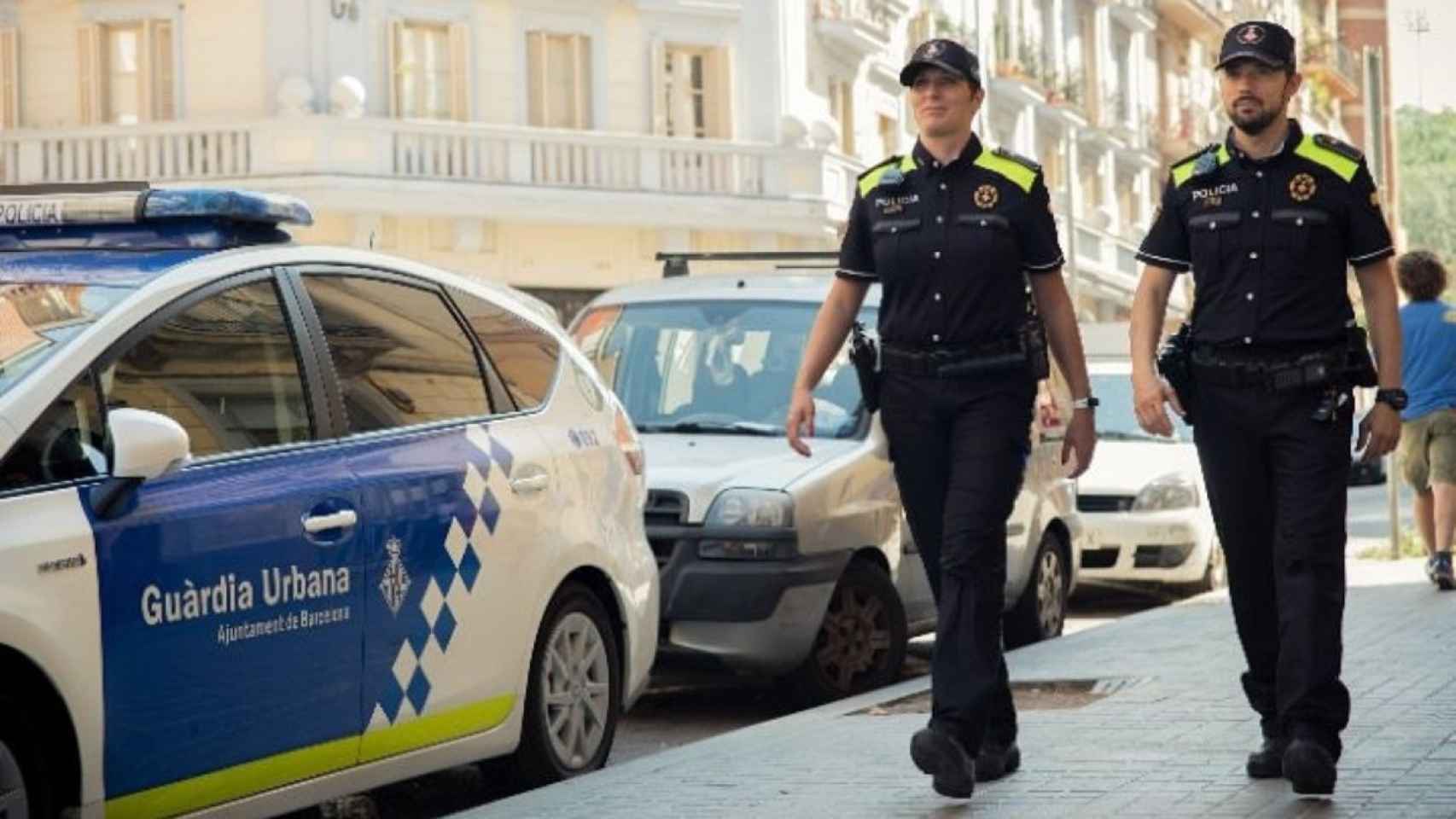 Dos agentes de la Guardia Urbana de Barcelona / AYUNTAMIENTO DE BARCELONA