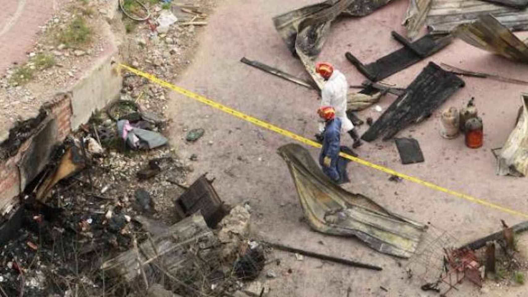 Restos de la barraca tras el incendio que dejó cuatro muertos en 2012 en el Poblenou / EFE - ARCHIVO