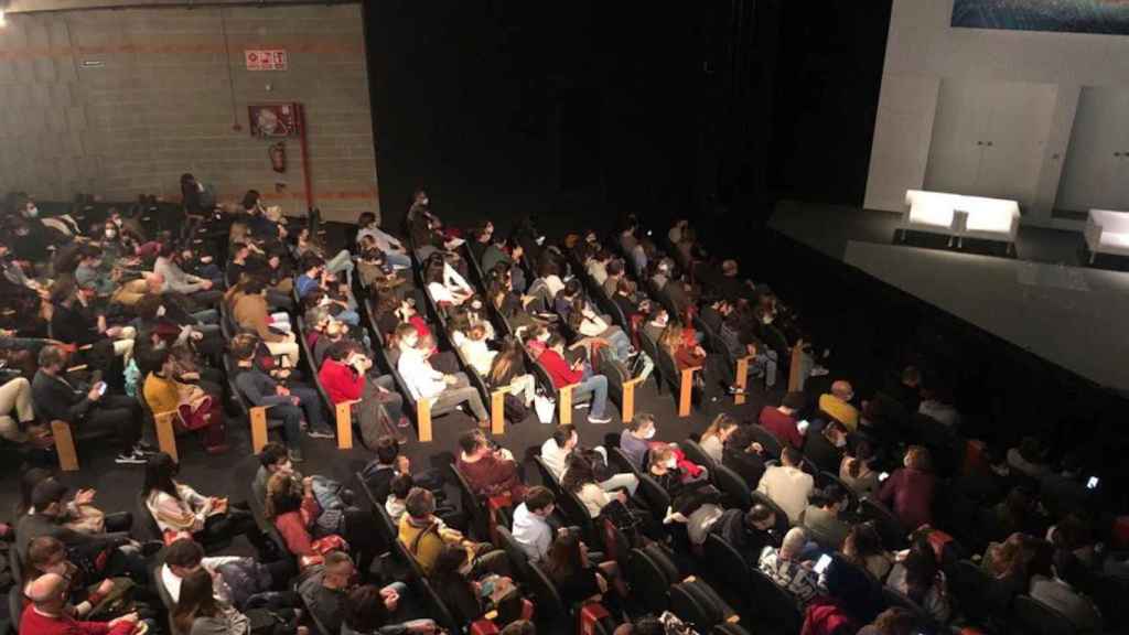 Platea del teatro Poliorama, hasta la bandera de asistentes / METRÓPOLI ABIERTA