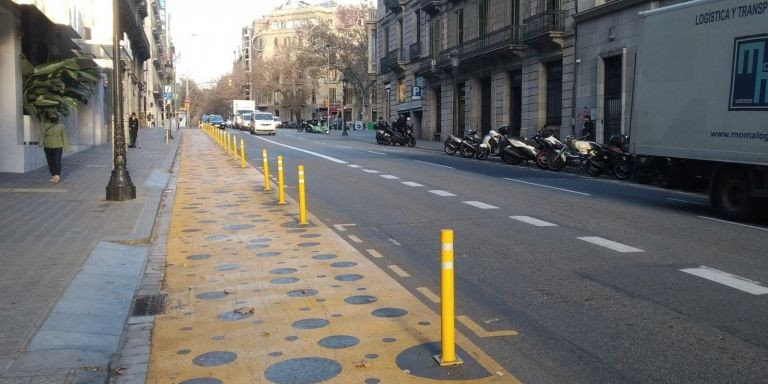 El carril peatonal de vía Laietana / METRÓPOLI