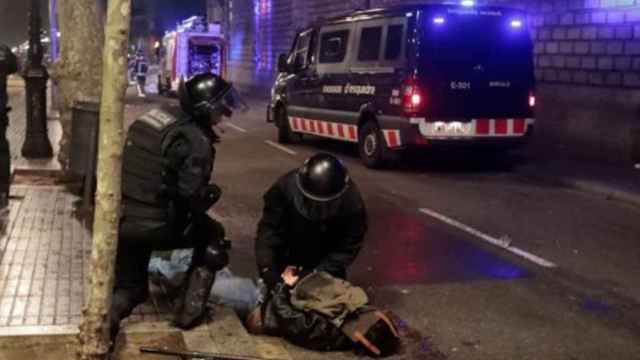 Un detenido por los Mossos d'Esquadra en Barcelona / EFE