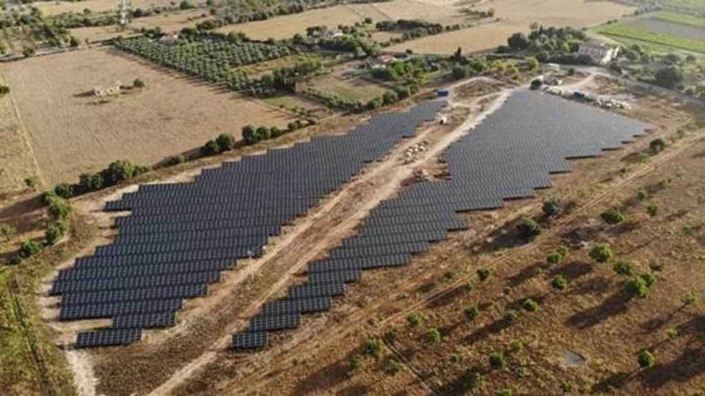 Holaluz y Enerparc AG firman un PPA para comprar 84 MW de energía renovable fotovoltaica en Baleares / HOLALUZ