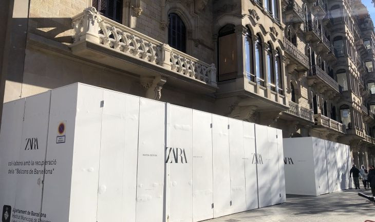 Exterior de la futura tienda de Zara Man en Paseo de Gràcia / M.A.