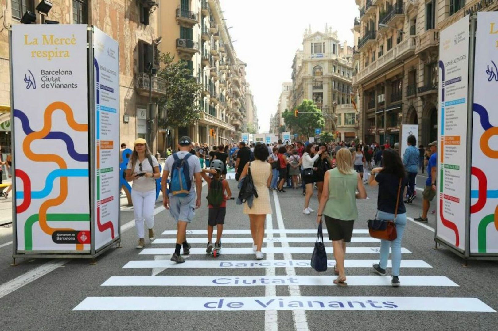 La calle Gran de Gràcia, cortada al tráfico durante la Mercè / AYUNTAMIENTO DE BARCELONA