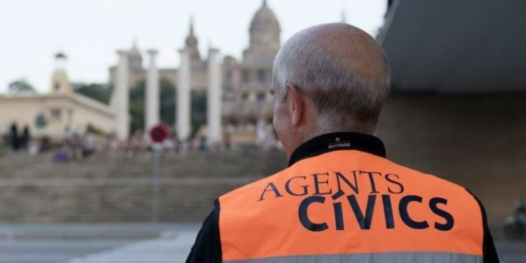 Agente cívico en Barcelona / AJ BCN