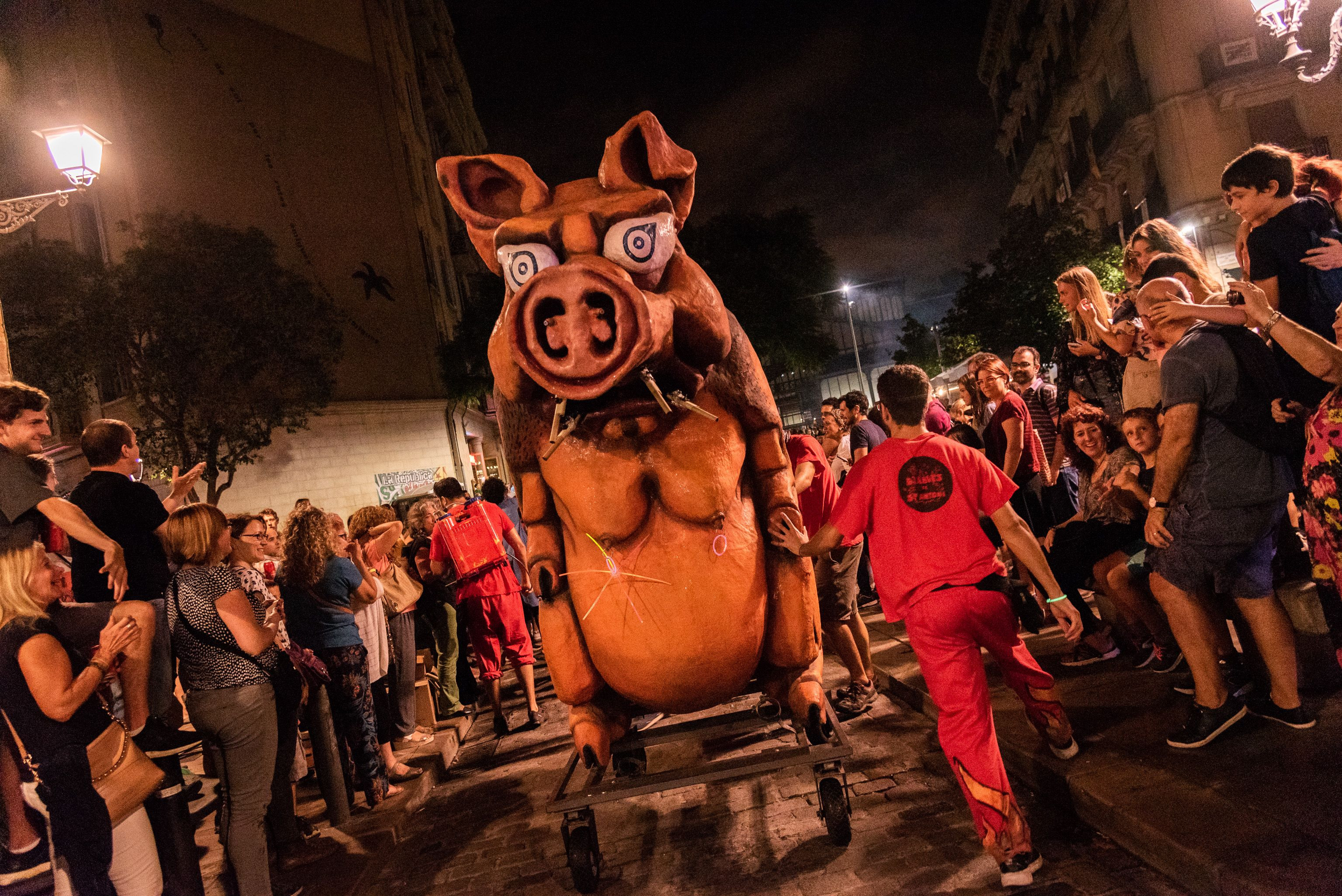 Pasacalles de la Porta de una edición pasada de la Fiesta Mayor de Sant Antoni / AJUNTAMENT DE BARCELONA