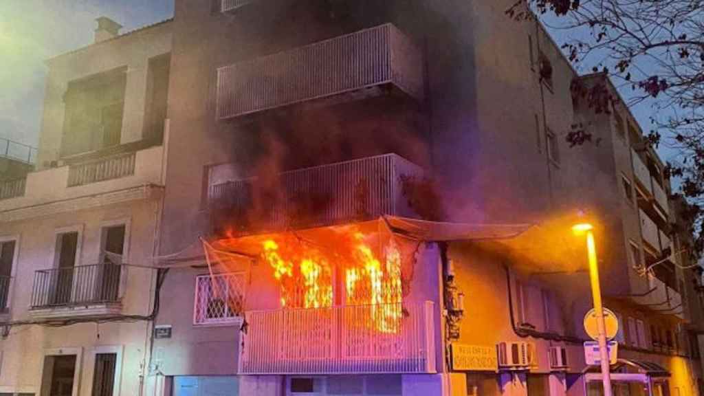 Incendio en una vivienda de Cerdanyola del Vallès / POLICIA LOCAL