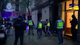 Captura de pantalla del vídeo de la detención de uno de los tres yihadistas en Barcelona / POLICÍA NACIONAL