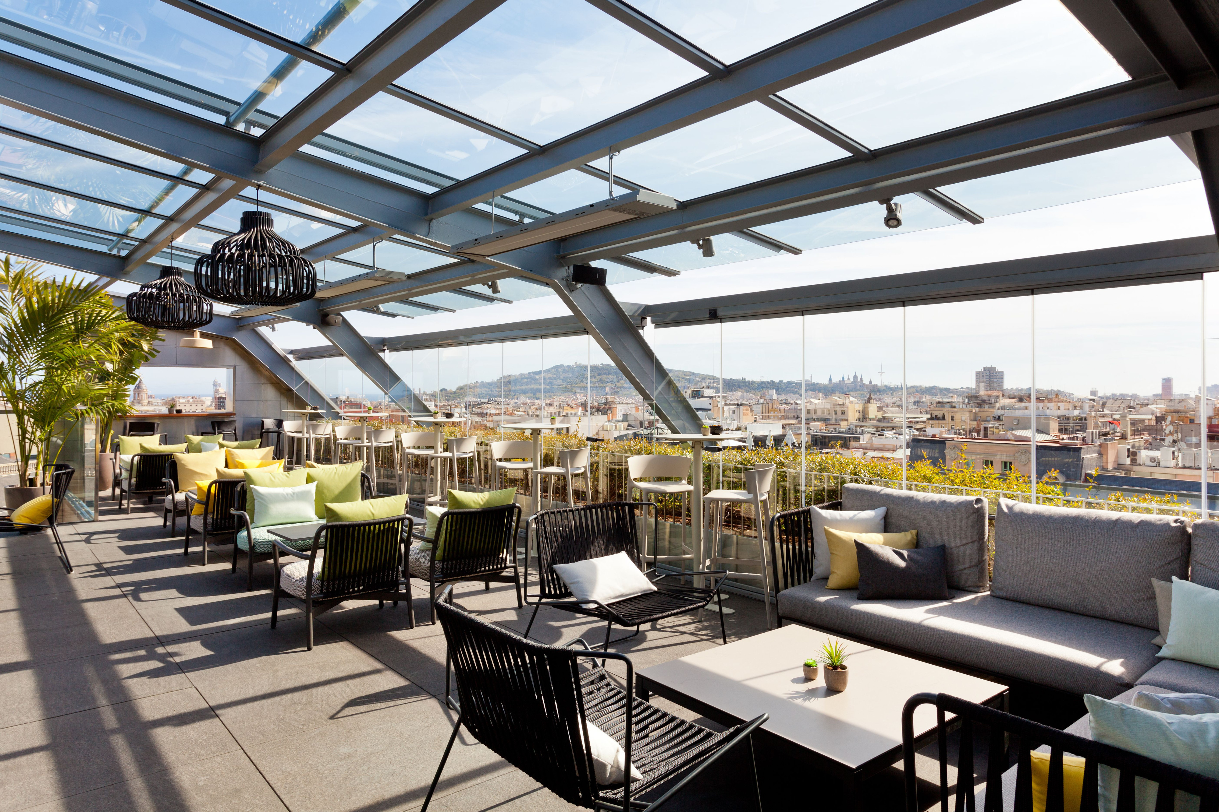 Terraza climatizada del hotel Royal de Paseo de Gràcia / HOTEL ROYAL