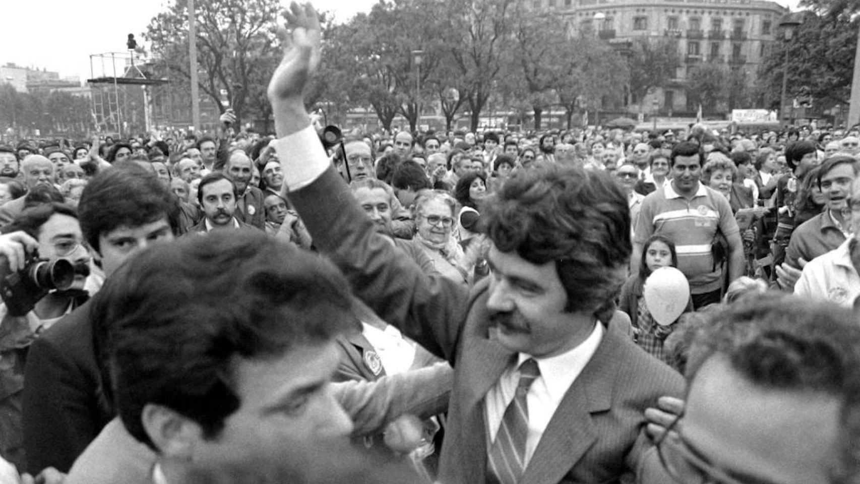 Pasqual Maragall, en la plaza de Catalunya / TWITTER PSC BARCELONA