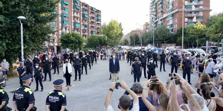 El alcalde de Badalona, Xavier García Albiol, con una nueva promoción de la Guardia Urbana / @Albiol_XG