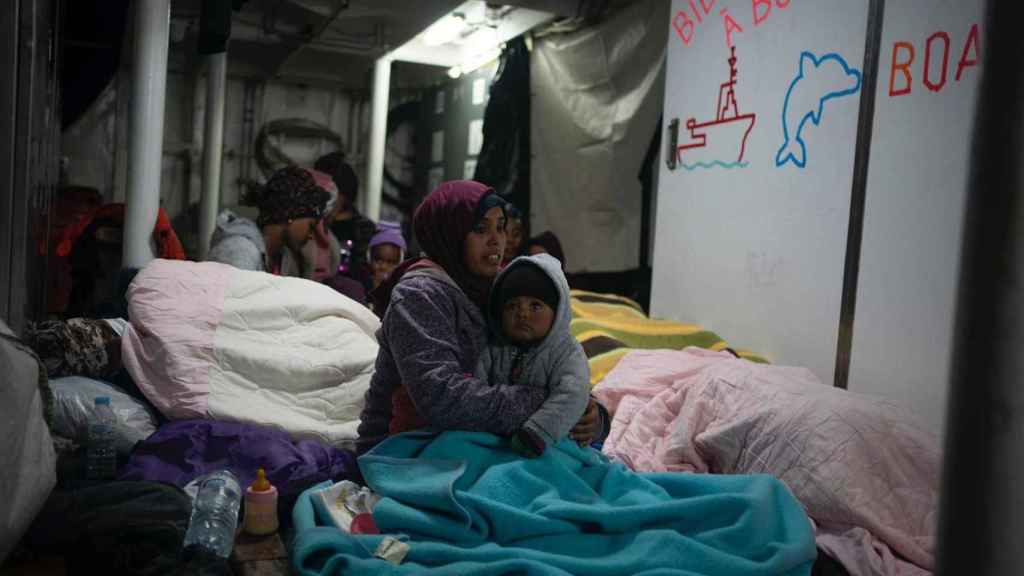 Una mujer y un menor rescatados a bordo de un barco de Open Arms / OPEN ARMSs