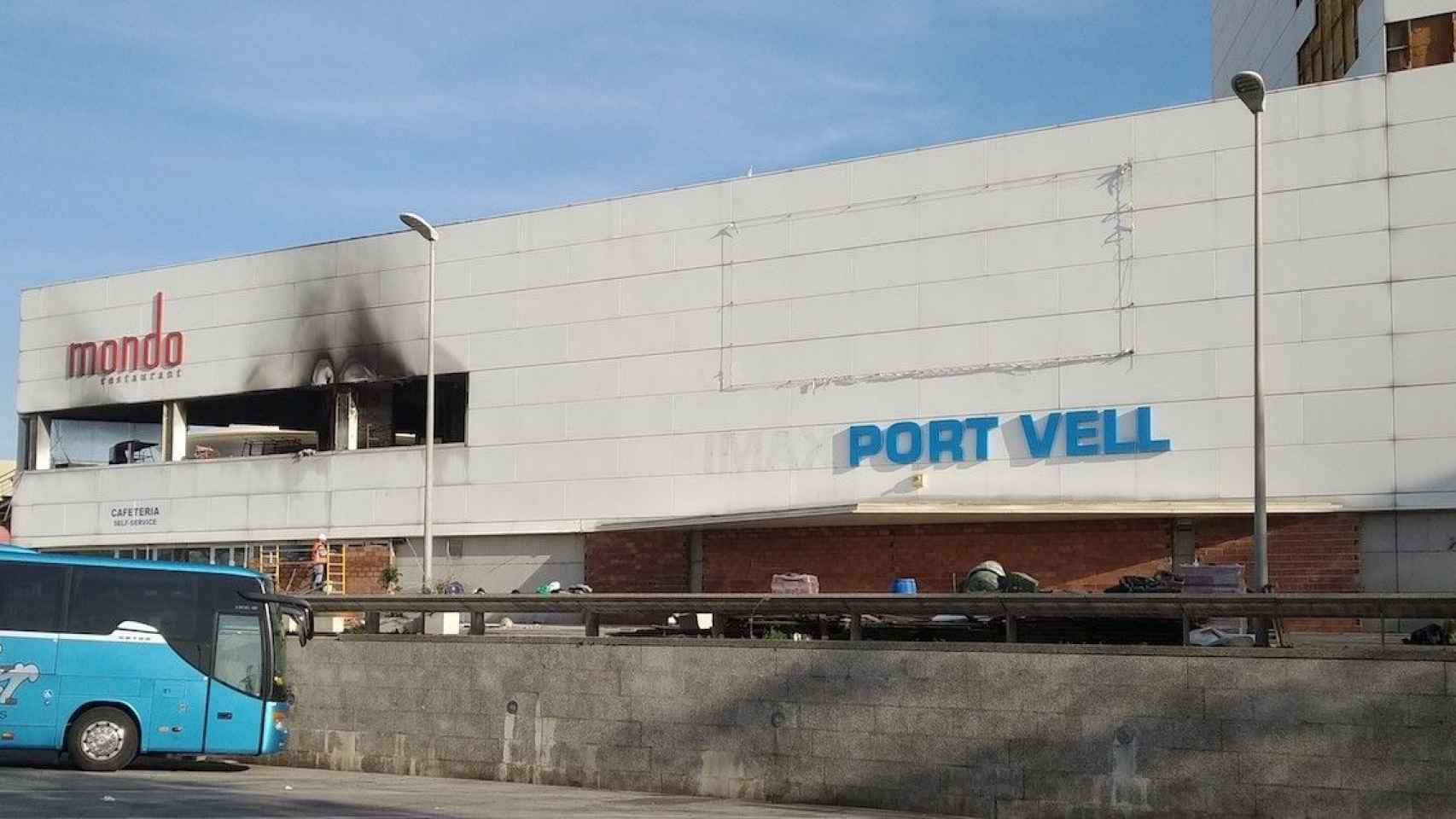 El Imax del Port Vell, tapiado, tras el incendio de 2020 en el restaurante anexo